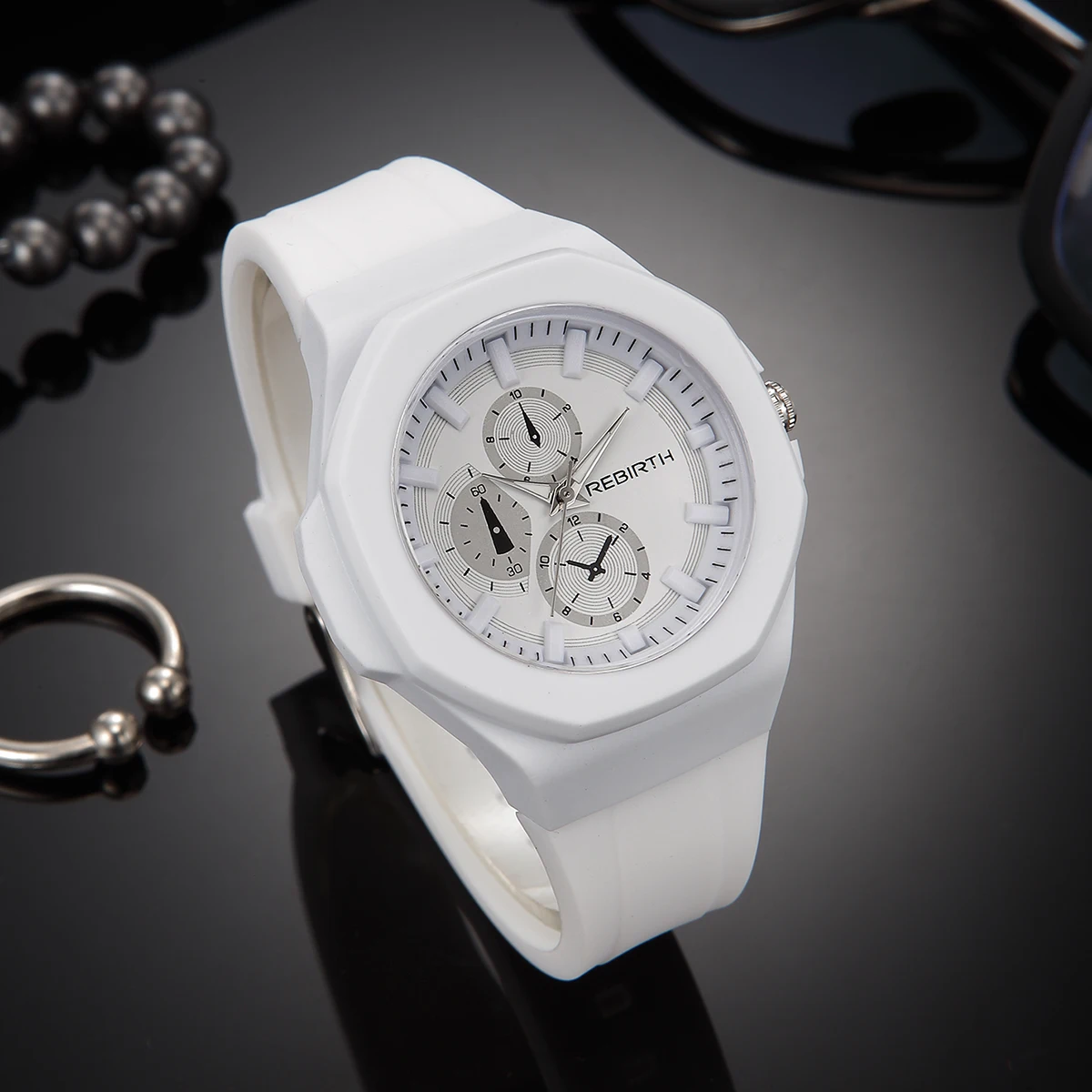 Unisex Silicone Strap Simple and Stylish Quartz Watch