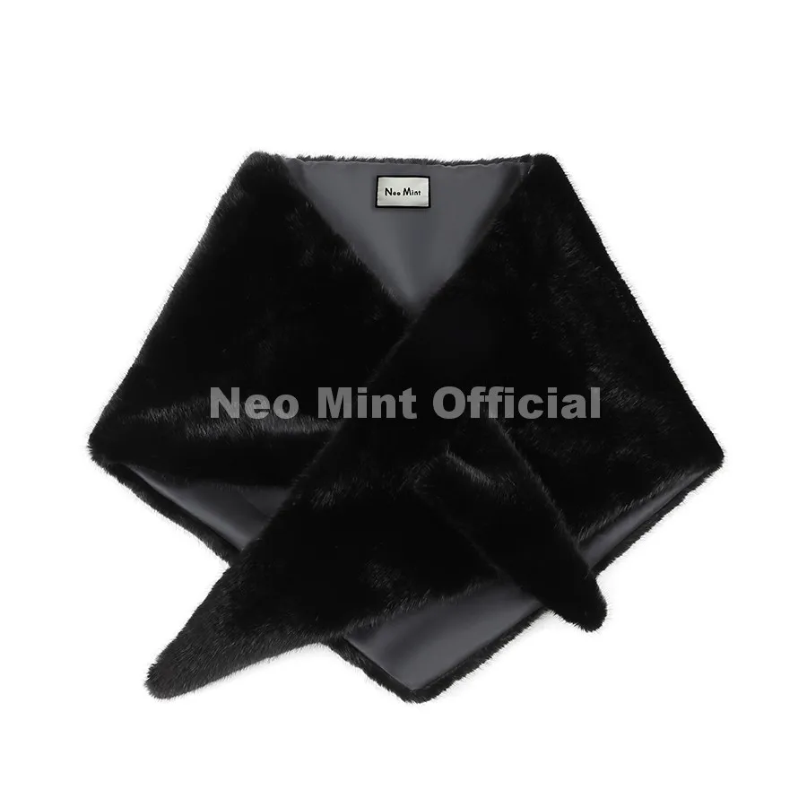 Neo Mint 2026 Brand Runway Fashion Stripes Sable Faux Mink Fur Triangle Foulard Women Winter Luxury Fur Scarf Neck Warmers Wraps