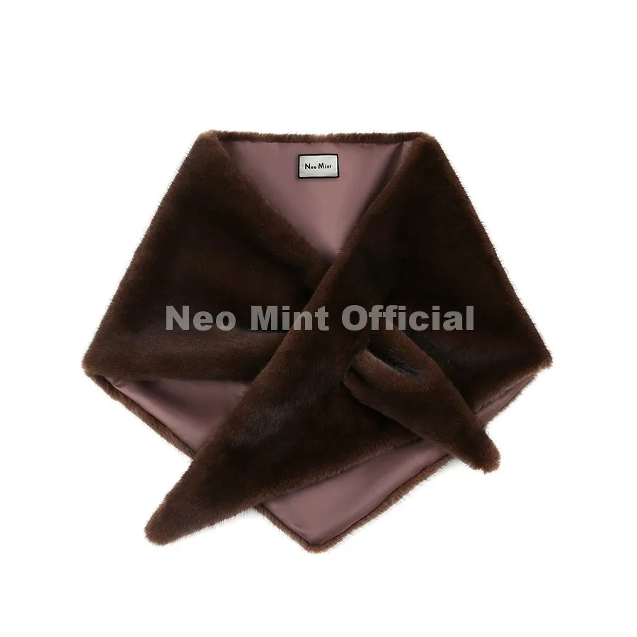 Neo Mint 2026 Brand Runway Fashion Stripes Sable Faux Mink Fur Triangle Foulard Women Winter Luxury Fur Scarf Neck Warmers Wraps