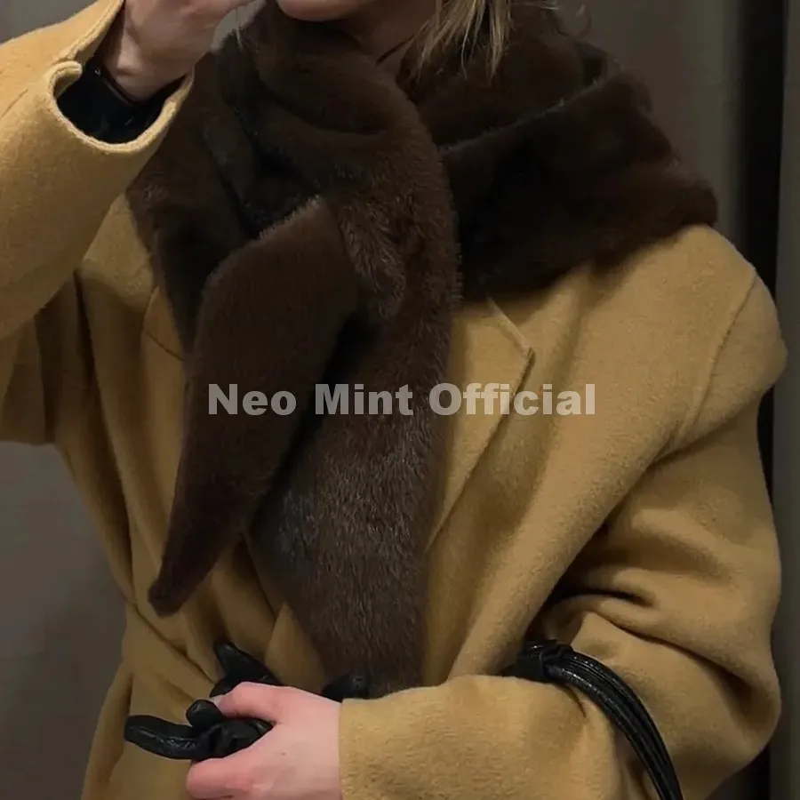 Neo Mint 2026 Brand Runway Fashion Stripes Sable Faux Mink Fur Triangle Foulard Women Winter Luxury Fur Scarf Neck Warmers Wraps