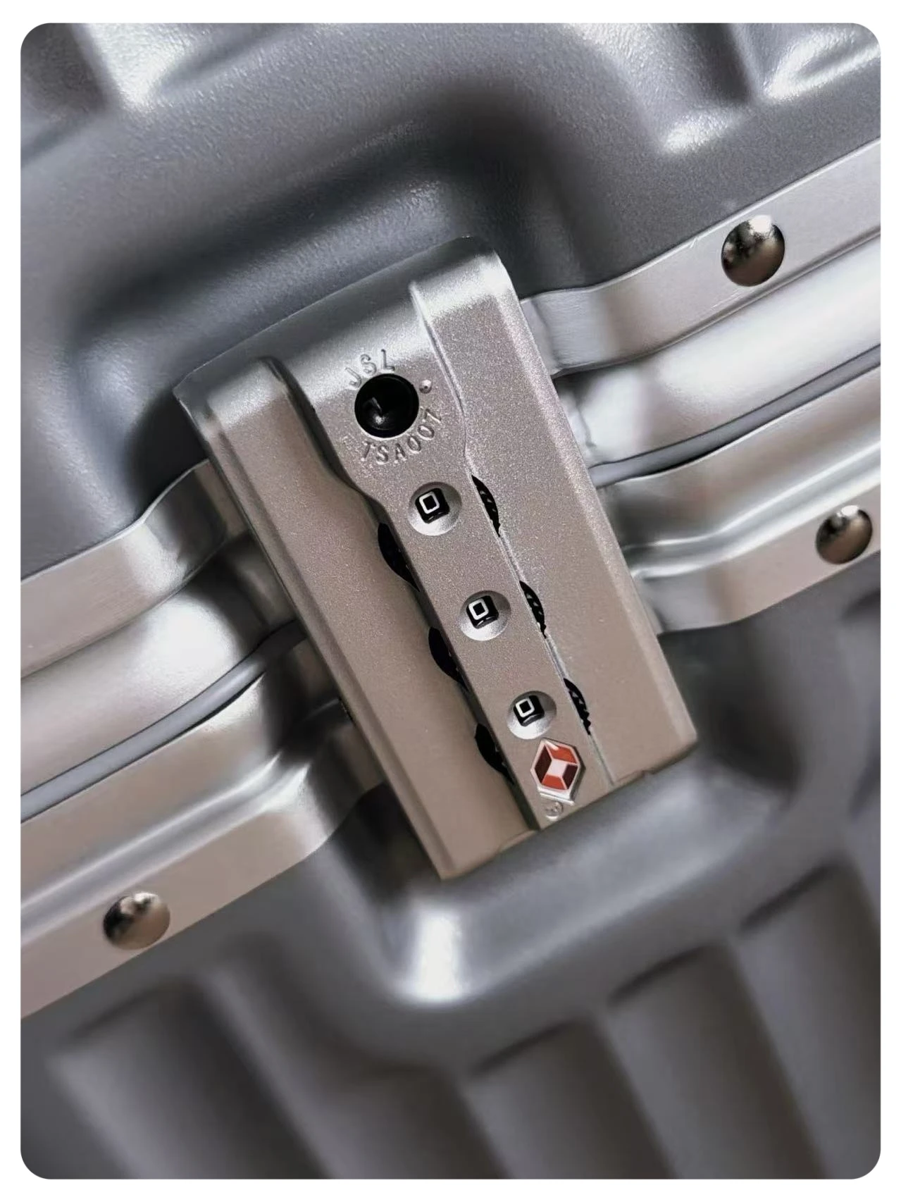 Top Opening Suitcase 18/20 Boarding Carry-on Travel Photographer Rolling Luggage PC Material with Aluminum Alloy Frame TSA Lock