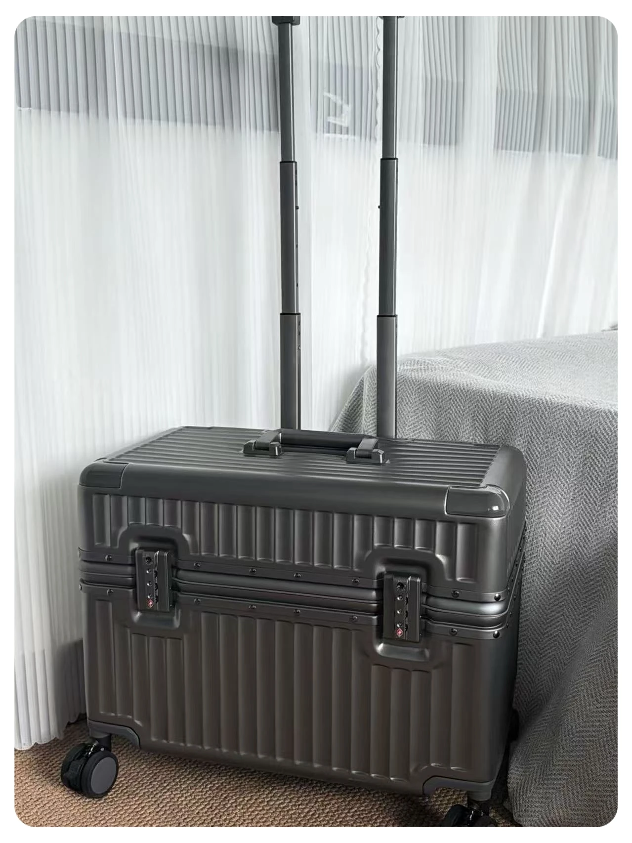 Top Opening Suitcase 18/20 Boarding Carry-on Travel Photographer Rolling Luggage PC Material with Aluminum Alloy Frame TSA Lock