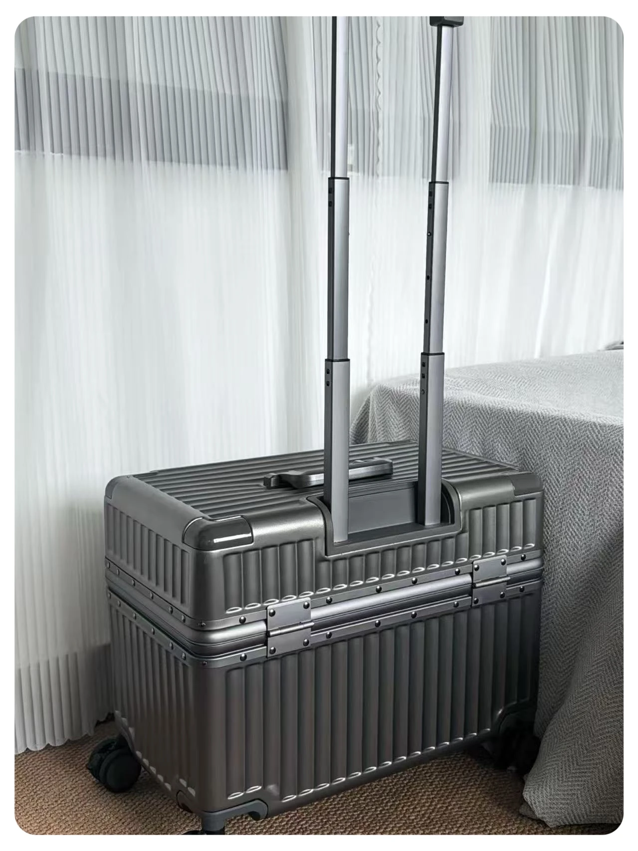 Top Opening Suitcase 18/20 Boarding Carry-on Travel Photographer Rolling Luggage PC Material with Aluminum Alloy Frame TSA Lock