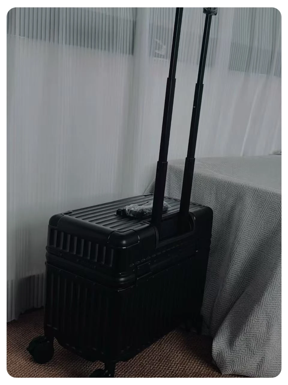 Top Opening Suitcase 18/20 Boarding Carry-on Travel Photographer Rolling Luggage PC Material with Aluminum Alloy Frame TSA Lock