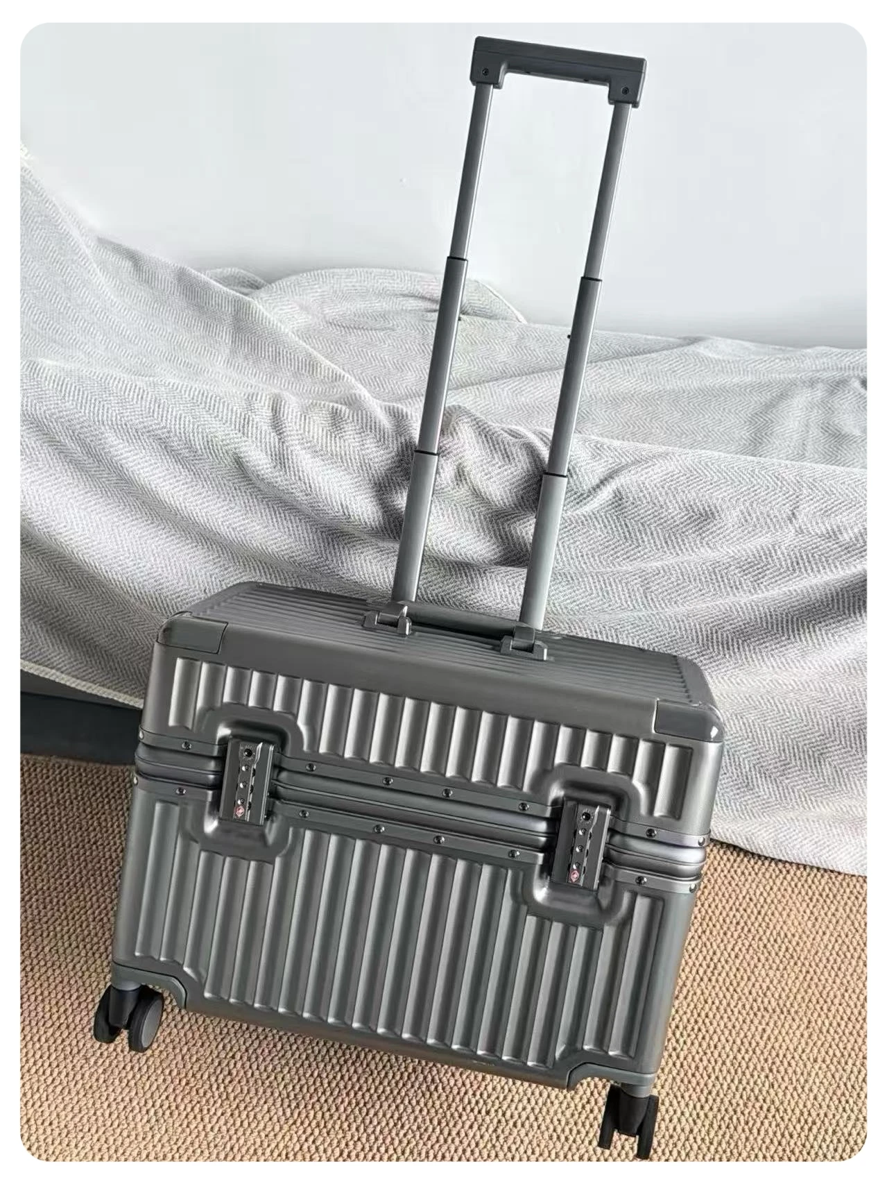 Top Opening Suitcase 18/20 Boarding Carry-on Travel Photographer Rolling Luggage PC Material with Aluminum Alloy Frame TSA Lock