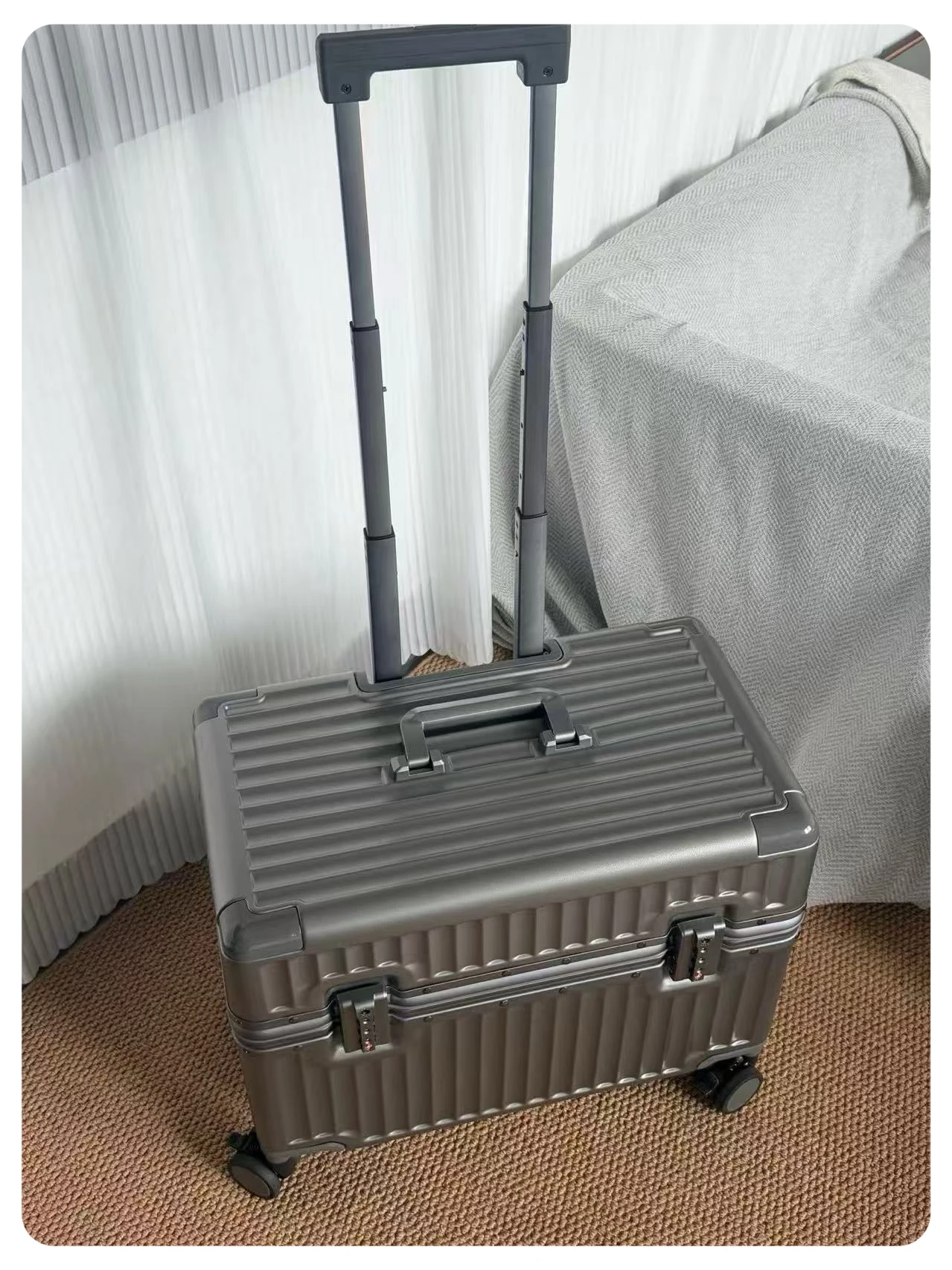 Top Opening Suitcase 18/20 Boarding Carry-on Travel Photographer Rolling Luggage PC Material with Aluminum Alloy Frame TSA Lock