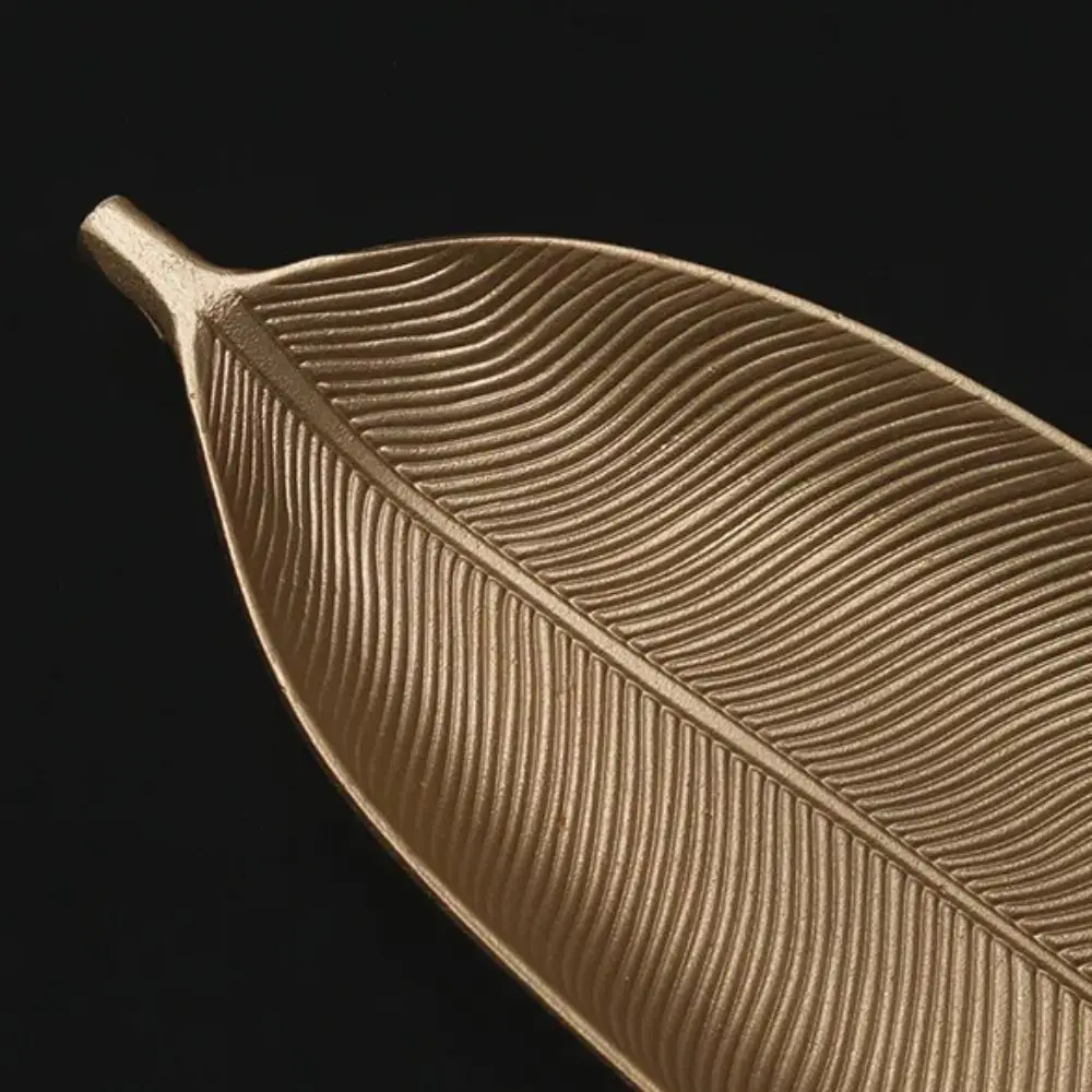Nordic Decorative Tray Gold Pineapple Leaf Shape Serving Tray Jewelry Pallet Fruit Snack Dish Table Decoration Storage Organizer