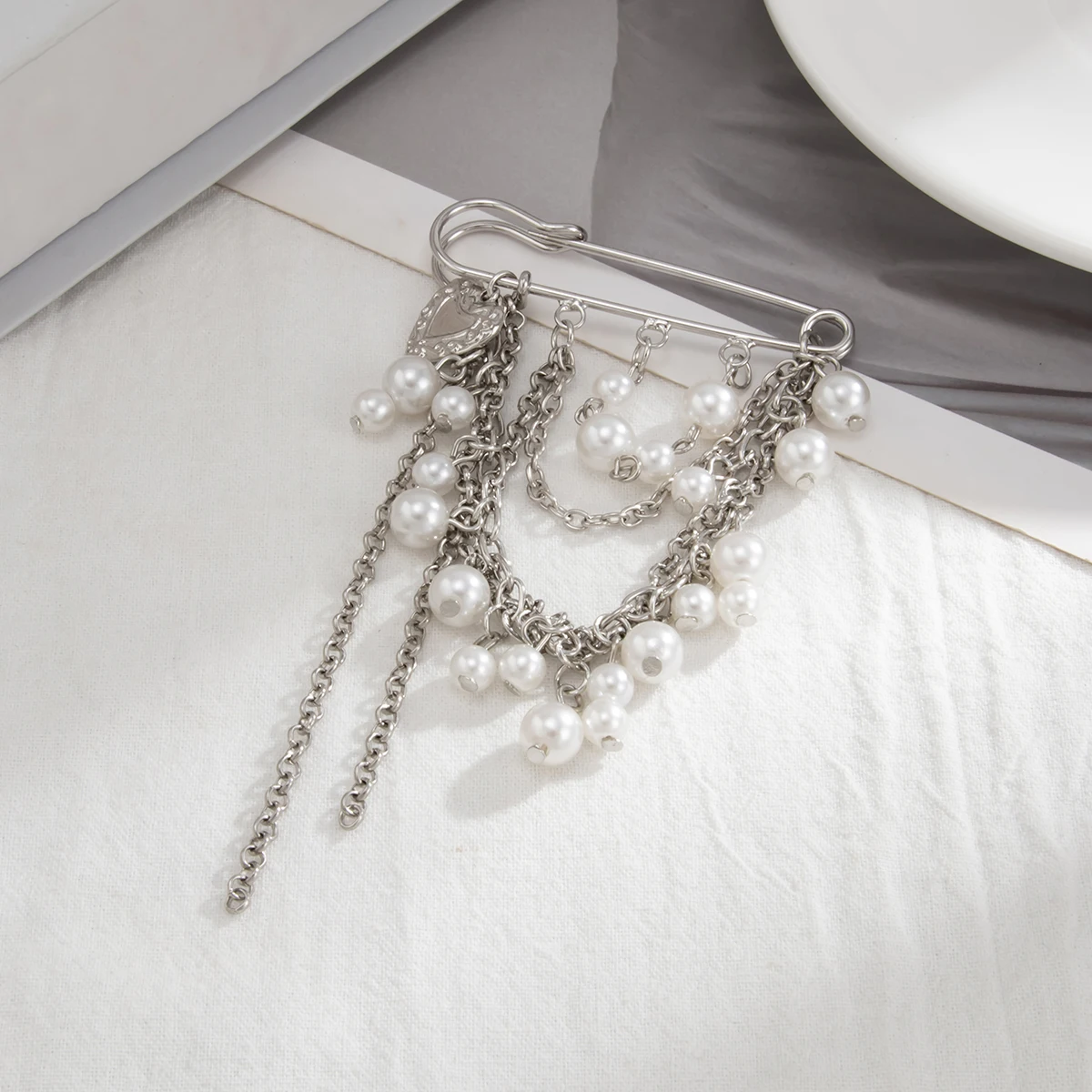 Salircon Fashion Elegance Imitation Pearl Tassel Ankles Chain Women Detachable Jeans Brooch Chain Clothing Jewelry Accessories