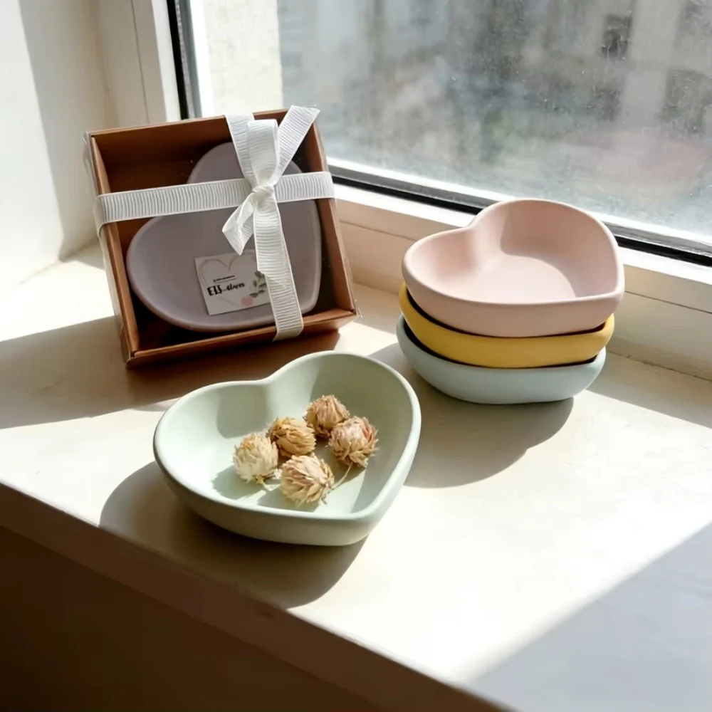 Heart-Shaped Silicone Mold DIY Handmade Cement Gypsum Epoxy Resin Scented Candle Storage Tray Heart-Shaped Jewelry Dish Decorative Tray Resin Storage Bowl Gift Mold
