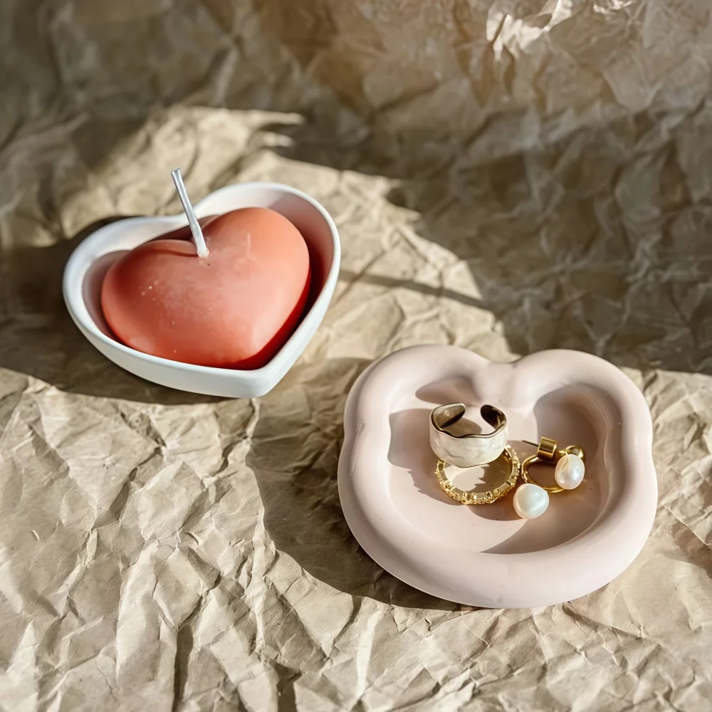 Heart-Shaped Silicone Mold DIY Handmade Cement Gypsum Epoxy Resin Scented Candle Storage Tray Heart-Shaped Jewelry Dish Decorative Tray Resin Storage Bowl Gift Mold
