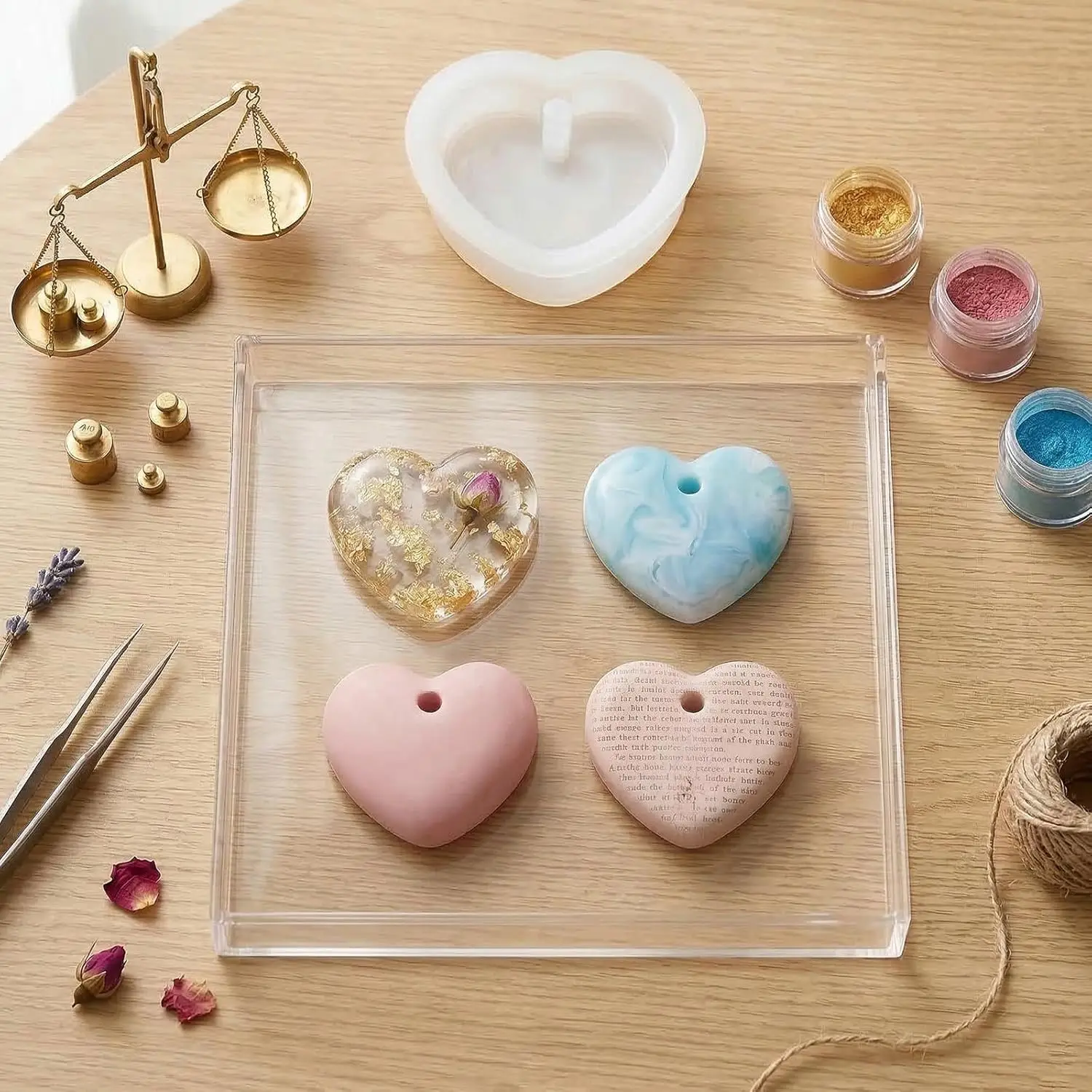 8 Heart-shaped resin mold,Cute love heart-shaped silicone mold,With holes,Can be used for resin DIY Handmade pendant necklace