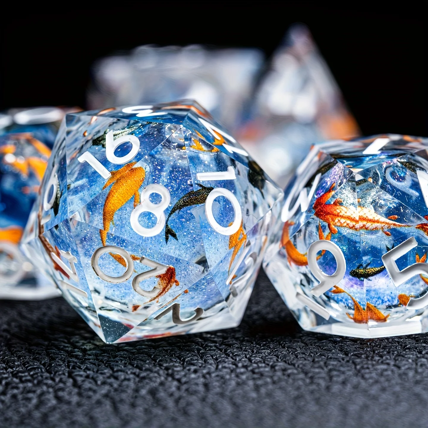 1 set of 7-shaped dice moulds Seamless 3D octahedron silicone moulds Suitable for resin and epoxy casting Handmade crafting
