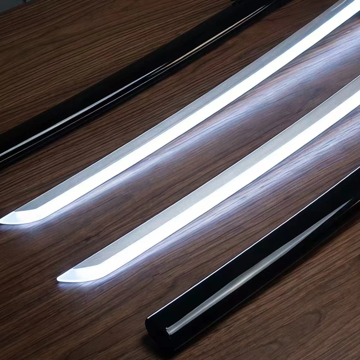 40.94Inch 104cm Wooden Kagurabachi LED Luminous Katana Black White Wrapped Grip Gold Fitting Glossy Scabbard Anime Cosplay Prop