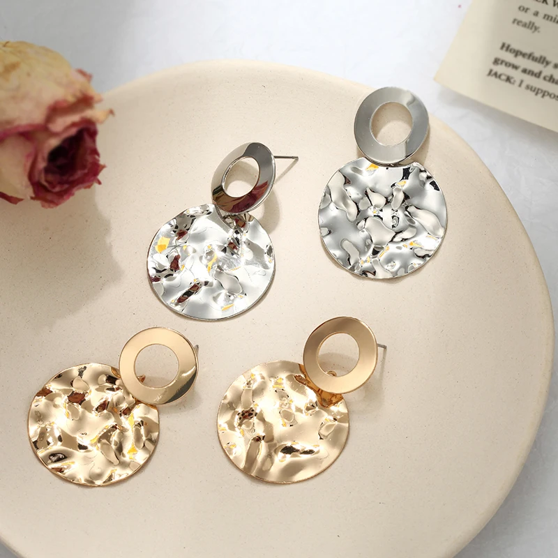 Korean Metal Earrings 2025 For Women Round Geometric Statement Vintage Gold Color Stud Earrings Fashion Jewelry Earring