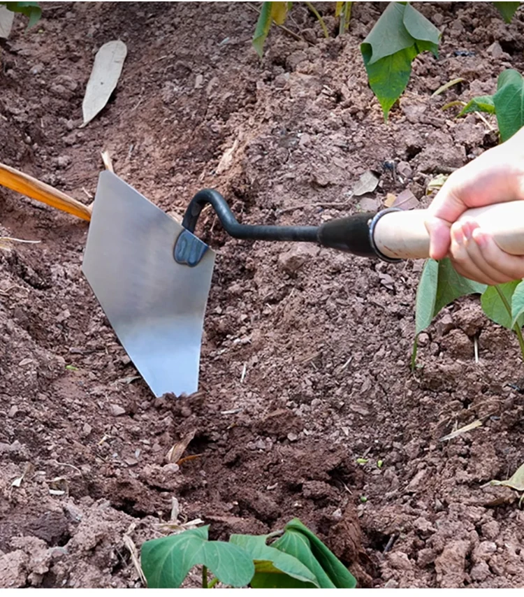 Durable Farm Tools and Gardening Tools High-toughness Agricultural Triangular Hoe Multi-purpose Hoe for Digging , Soil Loosening