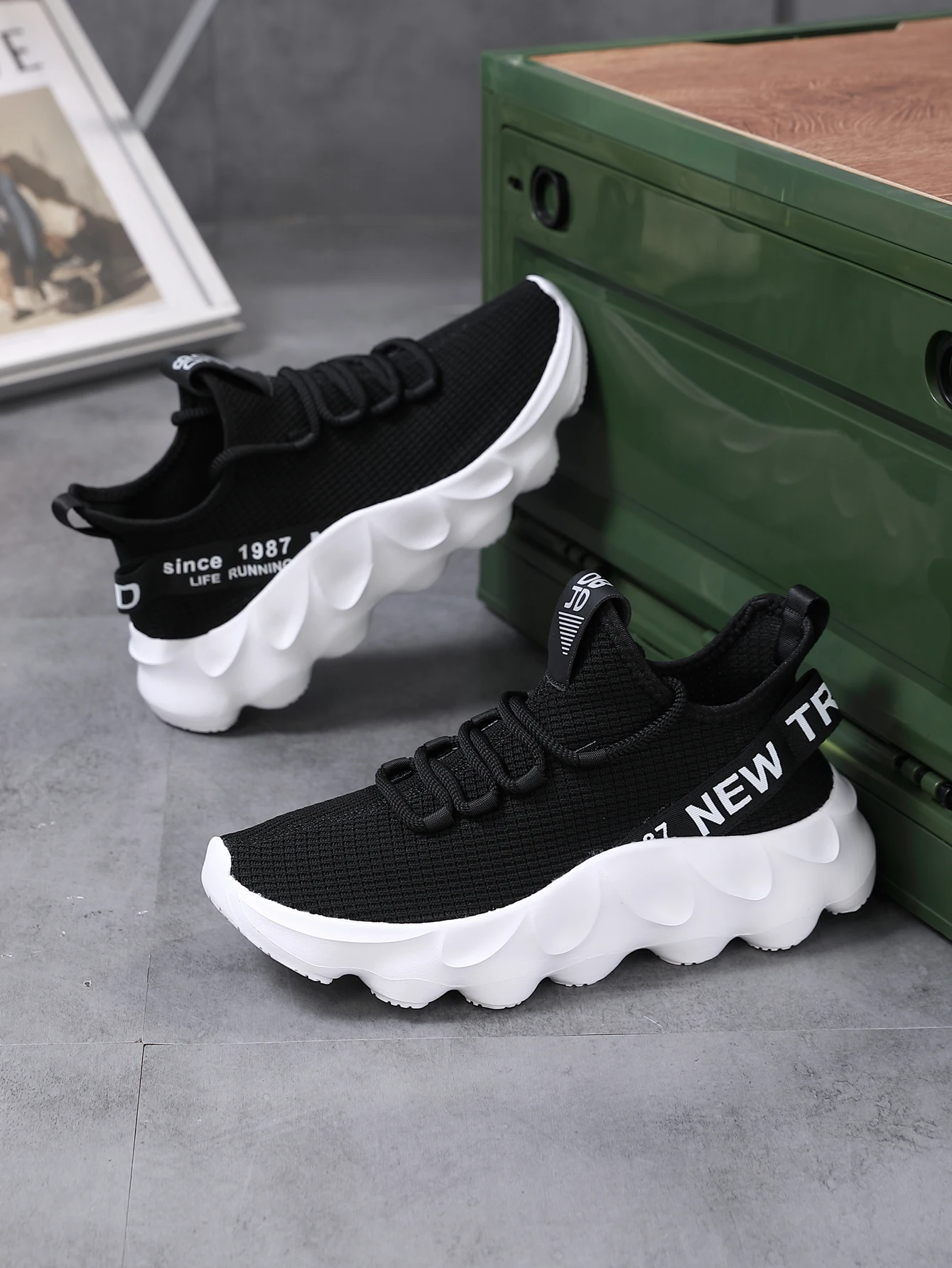 Men's Large Size Outdoor Hiking And Running Shoes Comfortable Casual Versatile Fashionable Sports Shoes for Couples Training