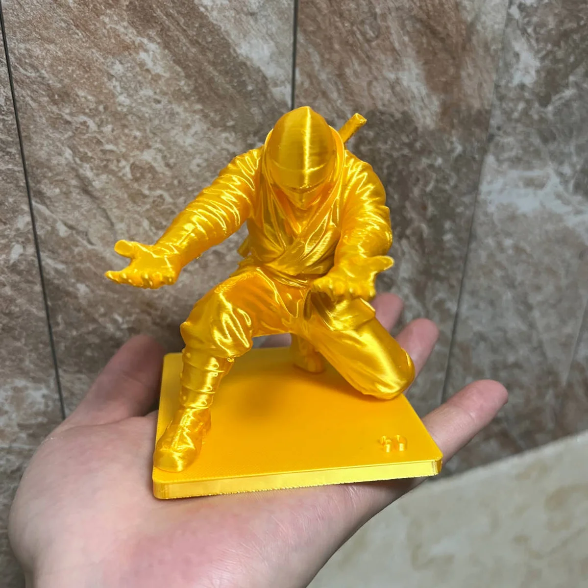 (9*7.8cm) 3D Printed Cool Organizer Ninja Pen Holder Miniature Pen Stand Creative Gift Ornament Modern Desktop Decoration