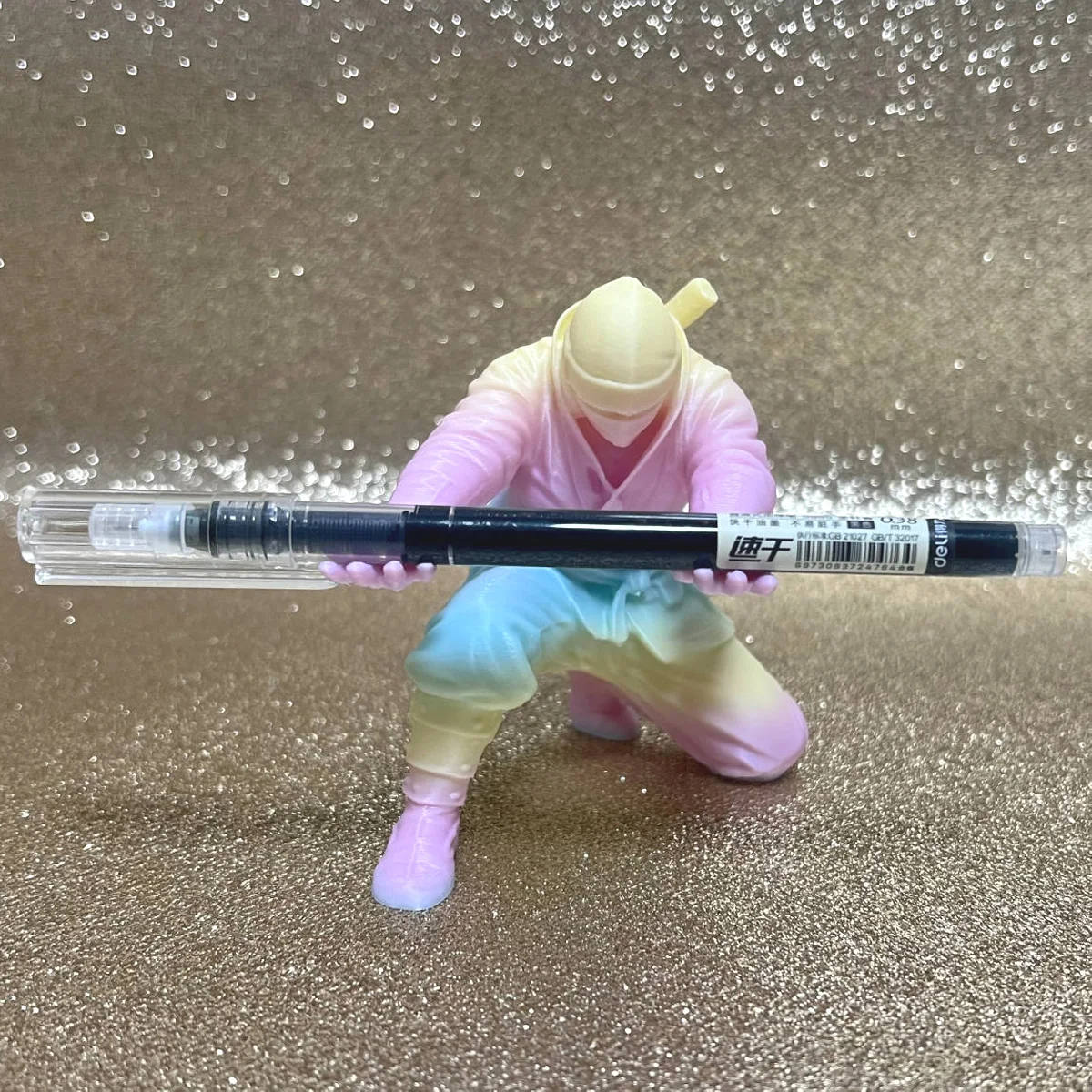 (9*7.8cm) 3D Printed Cool Organizer Ninja Pen Holder Miniature Pen Stand Creative Gift Ornament Modern Desktop Decoration