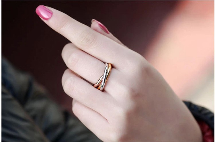Stainless Steel Wholesale Hot Girl Women Finger Rings Creative Three Colors In One Ring For Women Titanium Steel Ornament