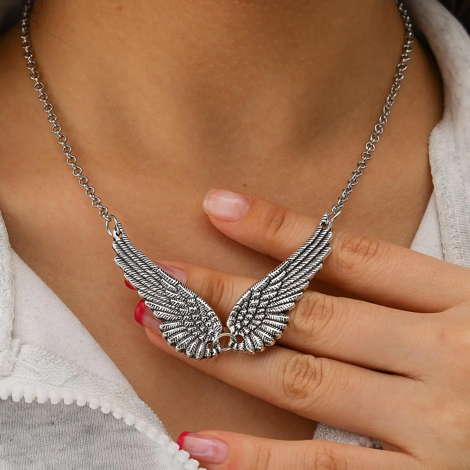 Y2K Angel Wing Feather Choker Necklace Silver Statement Angel Wing Pendant Chain Jewelry for Women Wedding Party Tribal Gifts
