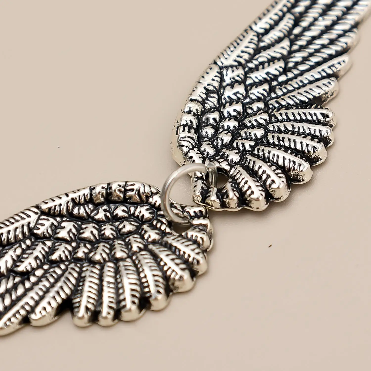 Y2K Angel Wing Feather Choker Necklace Silver Statement Angel Wing Pendant Chain Jewelry for Women Wedding Party Tribal Gifts