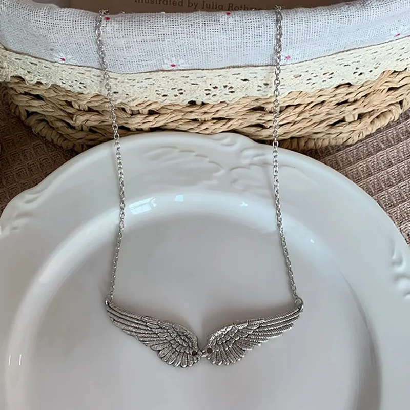 Y2K Angel Wing Feather Choker Necklace Silver Statement Angel Wing Pendant Chain Jewelry for Women Wedding Party Tribal Gifts