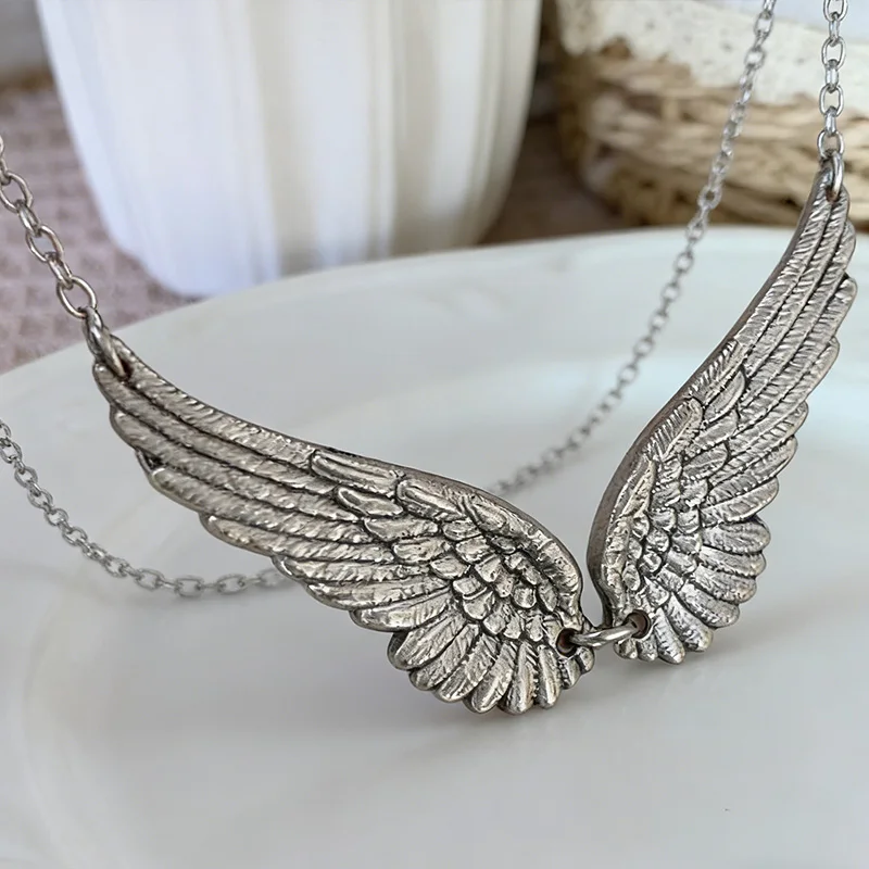 Y2K Angel Wing Feather Choker Necklace Silver Statement Angel Wing Pendant Chain Jewelry for Women Wedding Party Tribal Gifts