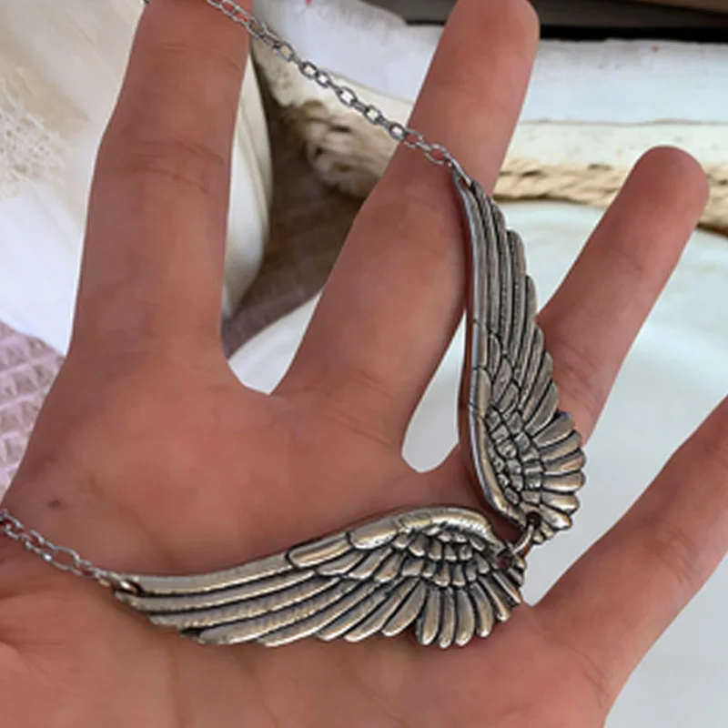 Y2K Angel Wing Feather Choker Necklace Silver Statement Angel Wing Pendant Chain Jewelry for Women Wedding Party Tribal Gifts