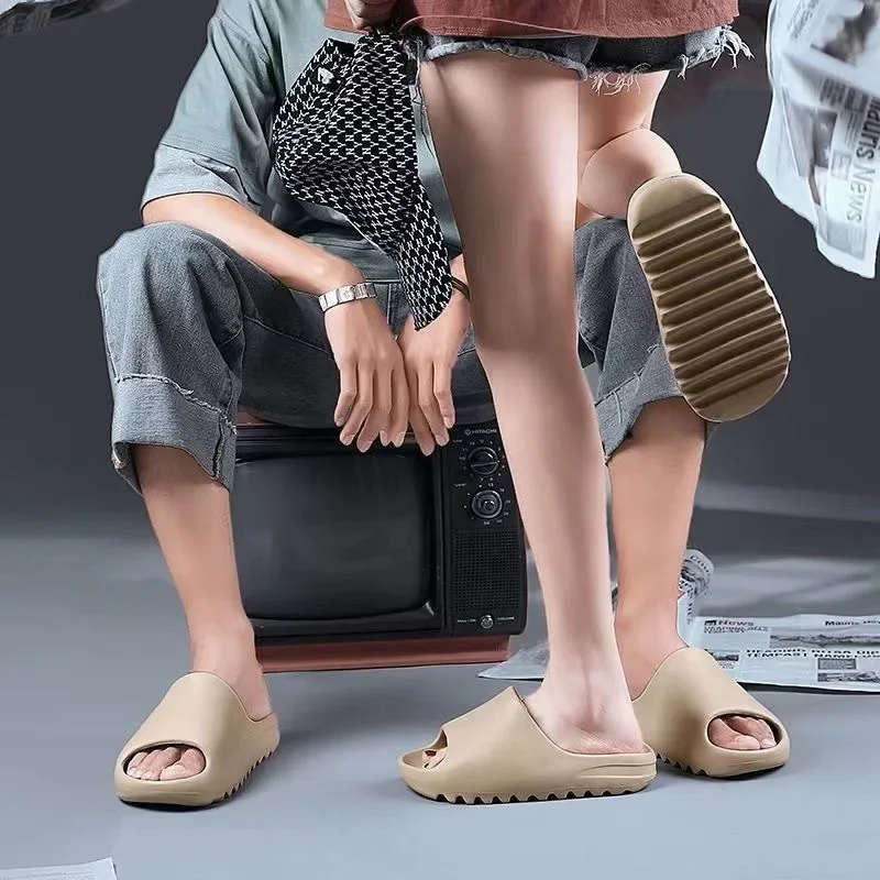Brand High Quality Super Soft EVA Sole Summer Slippers for Men Bathroom Slippers Home Slides Couple Beach Male Slipper