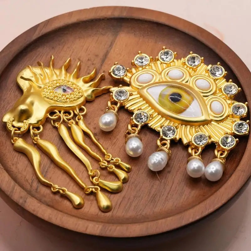 Pleated Devil's Eye Brooch Alloy Keyhole Shape Glaze Luxury Badge Pin Trendy Tassels Banquet Clothes Metal Pin