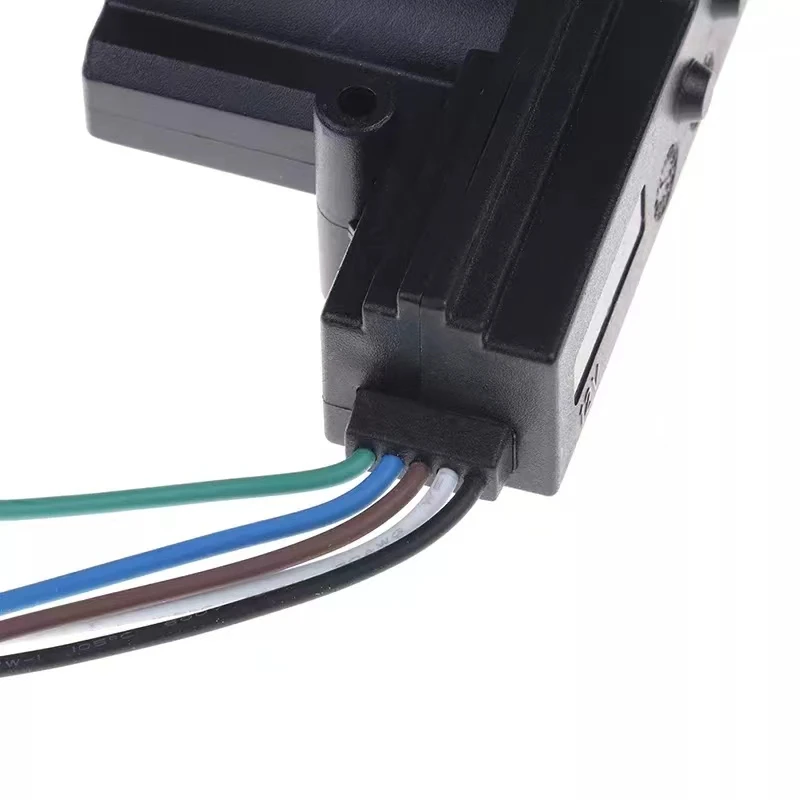 Universal Car Central Door Lock Actuator Auto locking Motor Gun Type 2 wire Car Door Lock Actuator 2P Wire gun 5 wire lock