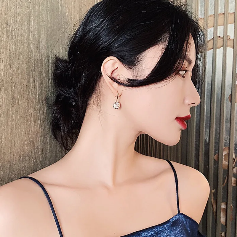 Korean Style Honey Bee Pearl Stud Earrings For Women Exquisite Small Elegant Earring Ladies Wedding Party Birthday Jewelry Gifts