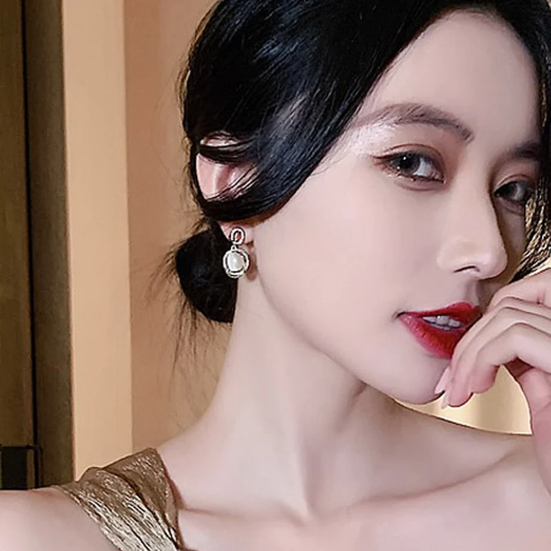 Korean Style Honey Bee Pearl Stud Earrings For Women Exquisite Small Elegant Earring Ladies Wedding Party Birthday Jewelry Gifts