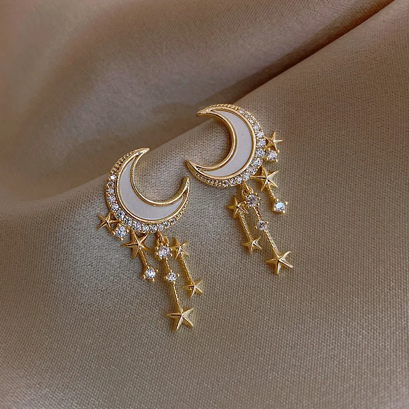 Korean Style Honey Bee Pearl Stud Earrings For Women Exquisite Small Elegant Earring Ladies Wedding Party Birthday Jewelry Gifts