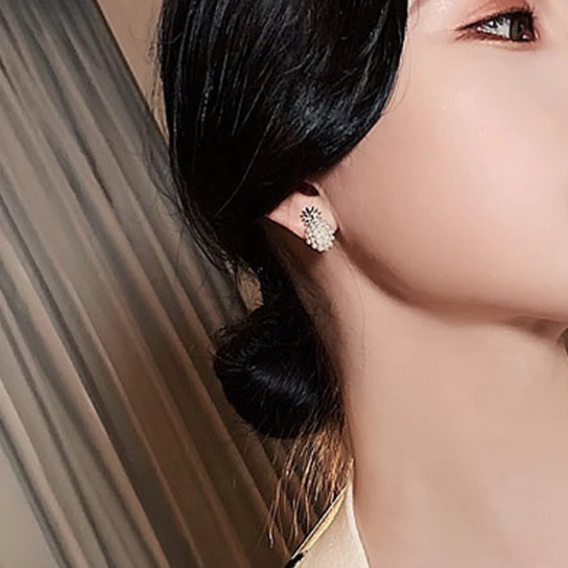 Korean Style Honey Bee Pearl Stud Earrings For Women Exquisite Small Elegant Earring Ladies Wedding Party Birthday Jewelry Gifts
