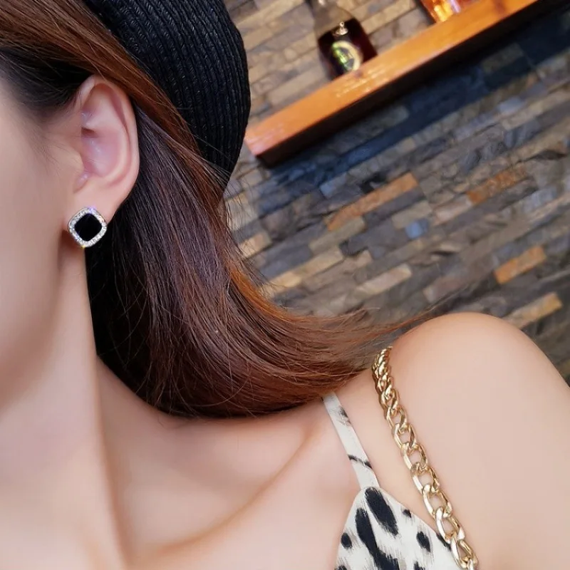 Black Hanging Long Earrings for Women Triangle Square Statement Drop Earrings 2025 Boucle Oreille Femme Fashion Jewelry
