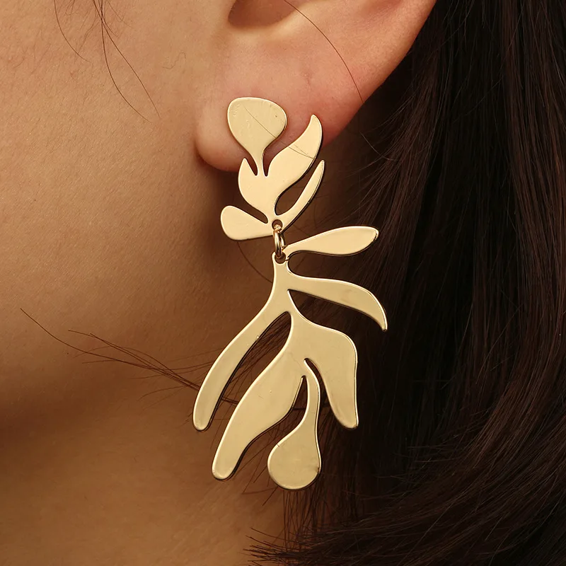 New Personality Metal Drop Earrings for Women Irregular Exaggerated Gold Color Geometric Hollow Butterfly Earrings Pendientes