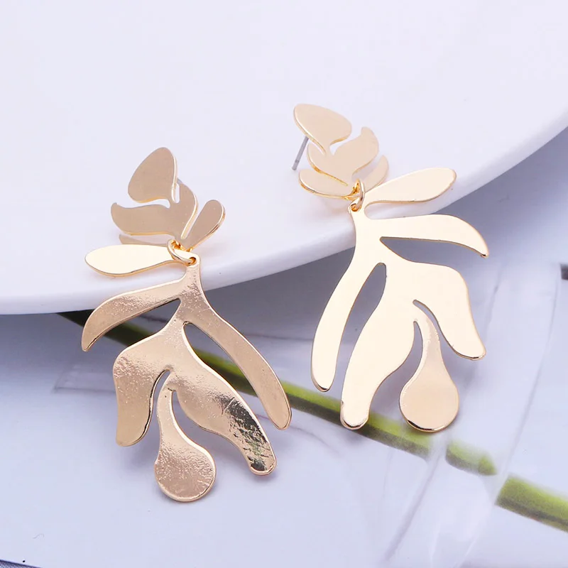 New Personality Metal Drop Earrings for Women Irregular Exaggerated Gold Color Geometric Hollow Butterfly Earrings Pendientes