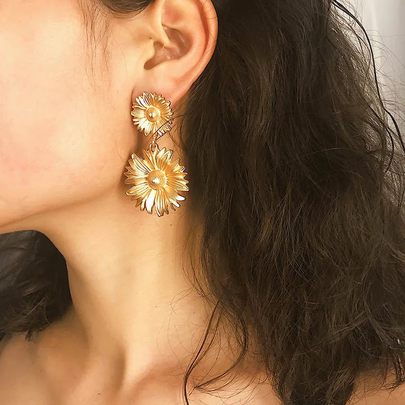 New Personality Metal Drop Earrings for Women Irregular Exaggerated Gold Color Geometric Hollow Butterfly Earrings Pendientes