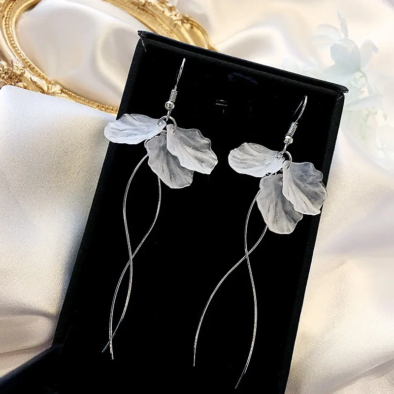 Korean Acrylic Big Flower Tassel Drop Earrings for Women Sweet White Crystal Petals Brincos Wedding Party Jewelry Girl Gift
