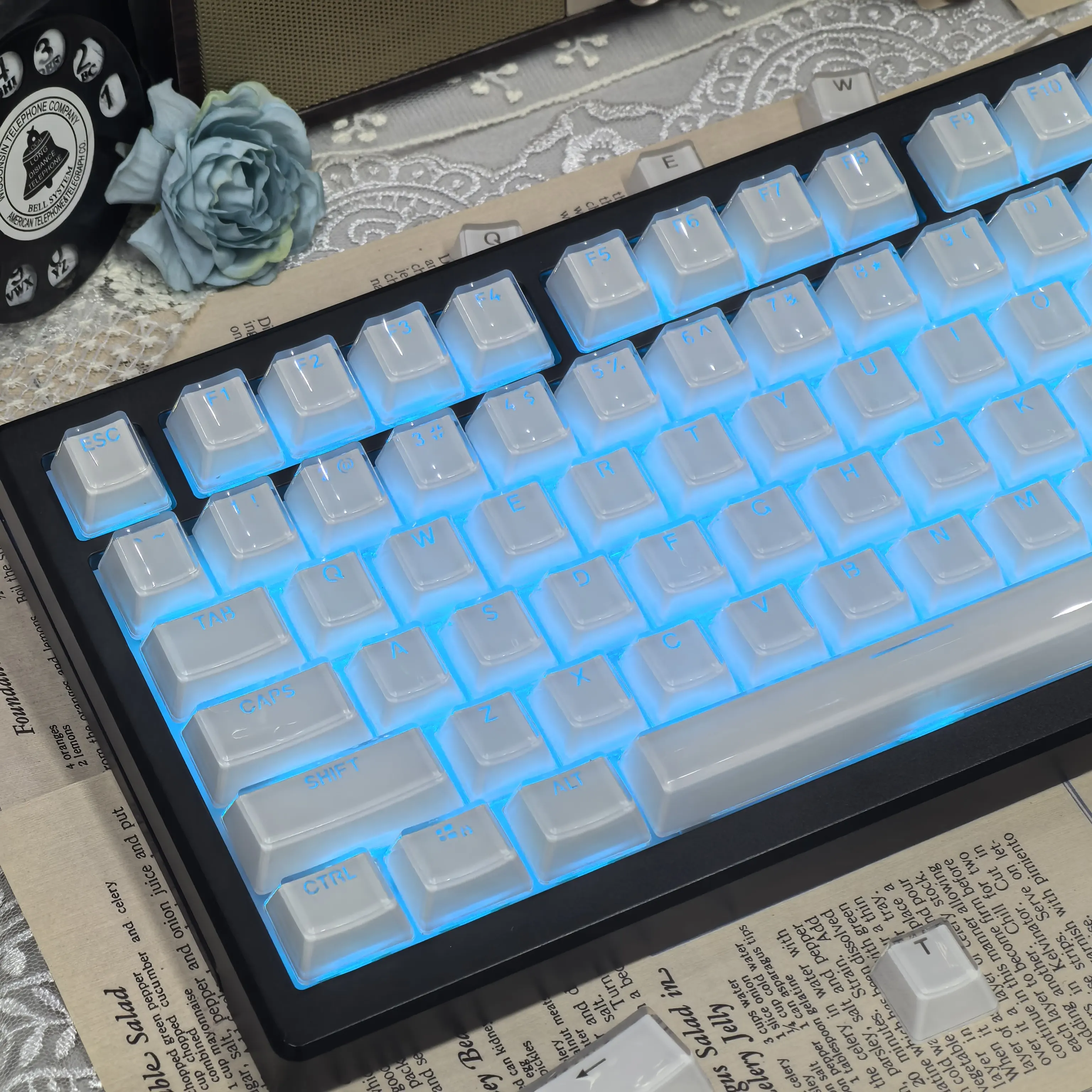MAIMOOO Translucent Keycaps Jelly Jello Pink 123 Keys Layout White DIY Backlit Crystal Keycaps For Mechanical Keyboard