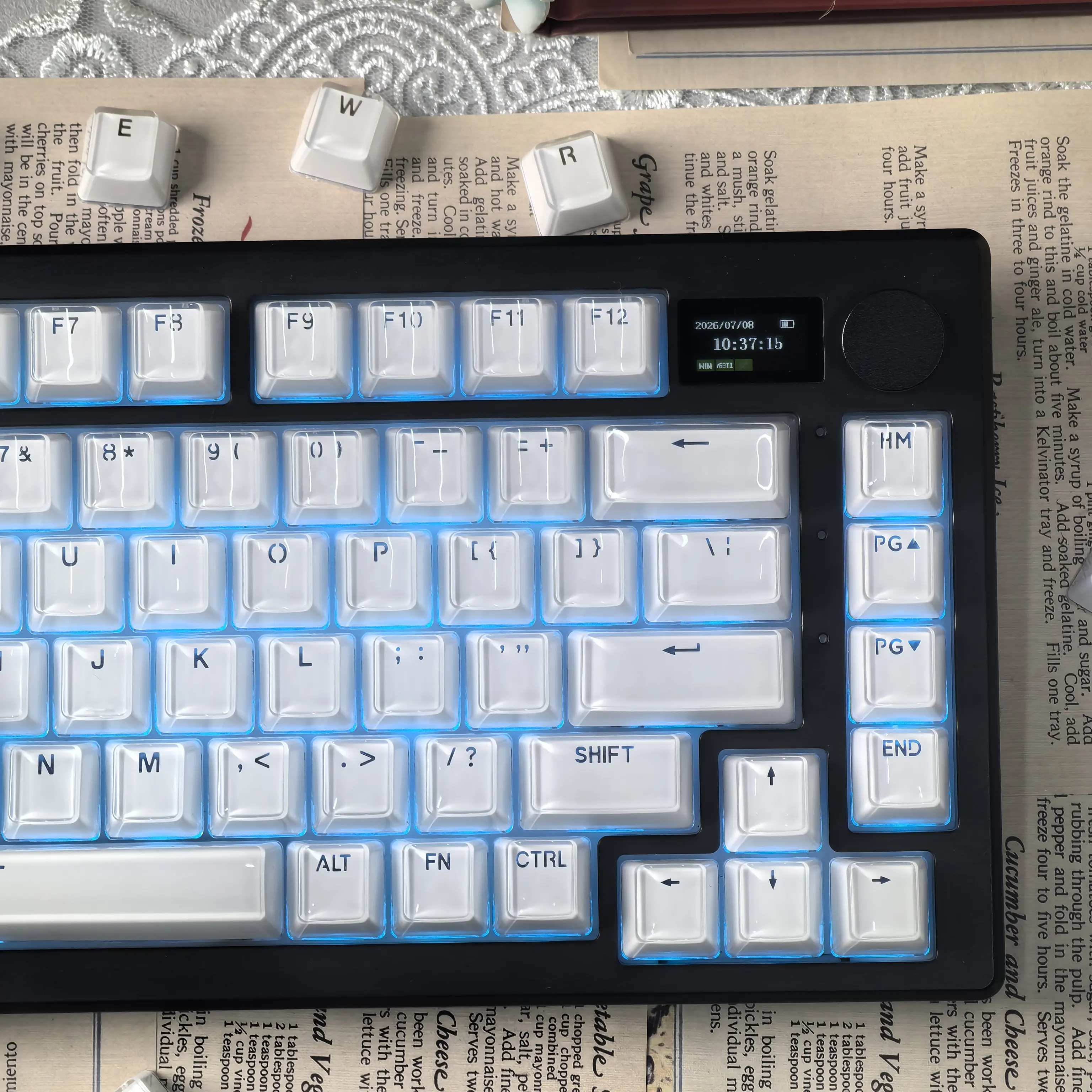 MAIMOOO Translucent Keycaps Jelly Jello Pink 123 Keys Layout White DIY Backlit Crystal Keycaps For Mechanical Keyboard