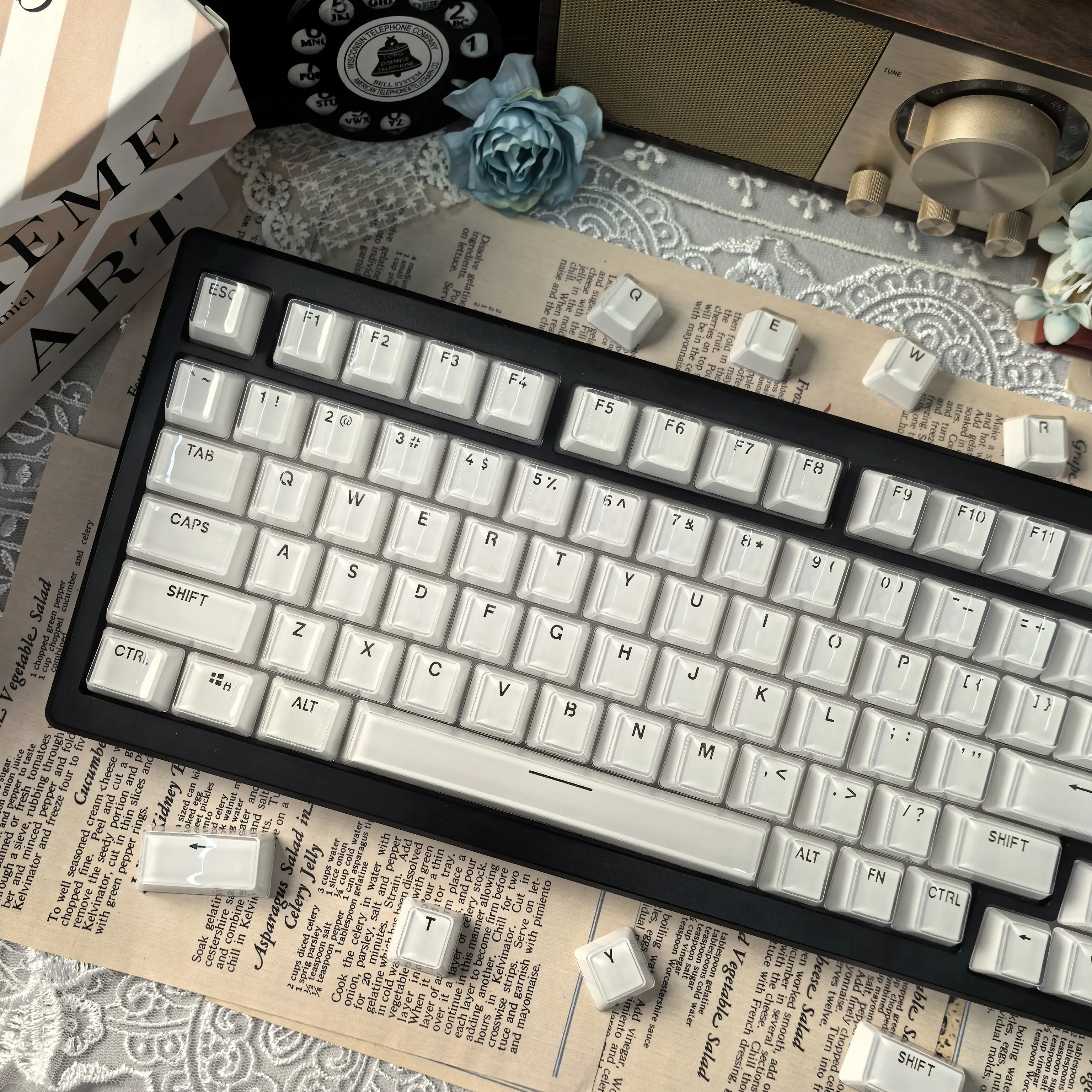 MAIMOOO Translucent Keycaps Jelly Jello Pink 123 Keys Layout White DIY Backlit Crystal Keycaps For Mechanical Keyboard