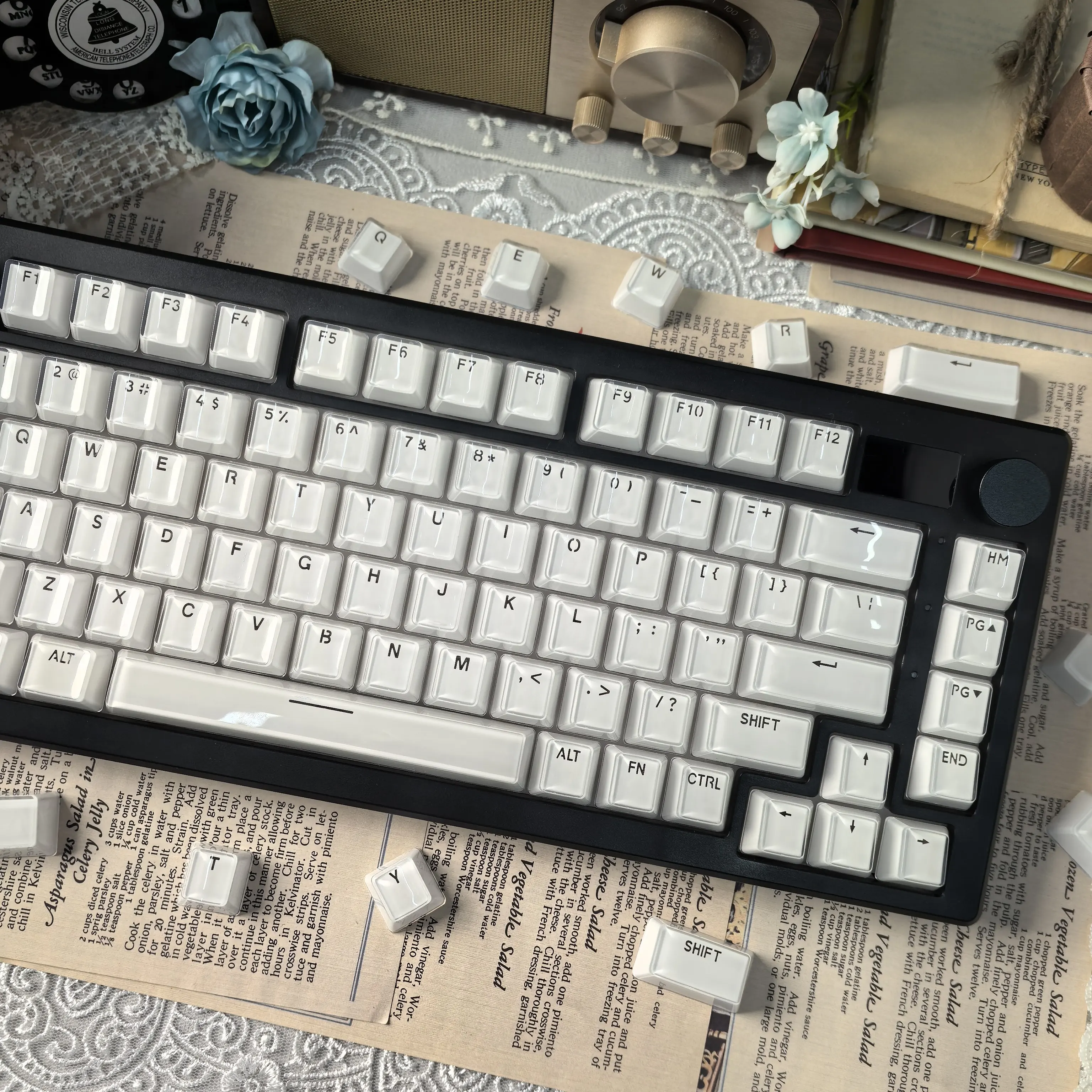 MAIMOOO Translucent Keycaps Jelly Jello Pink 123 Keys Layout White DIY Backlit Crystal Keycaps For Mechanical Keyboard