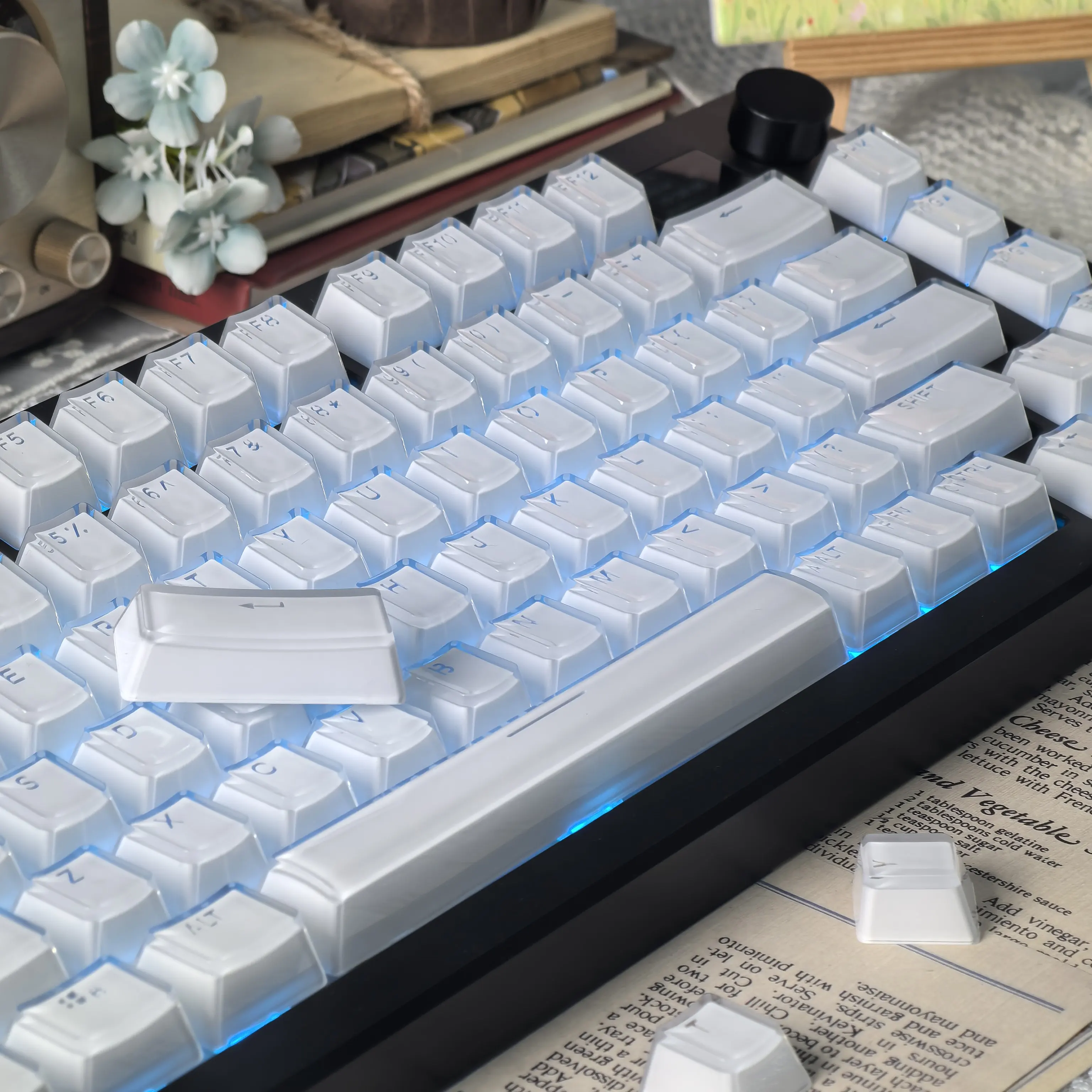 MAIMOOO Translucent Keycaps Jelly Jello Pink 123 Keys Layout White DIY Backlit Crystal Keycaps For Mechanical Keyboard