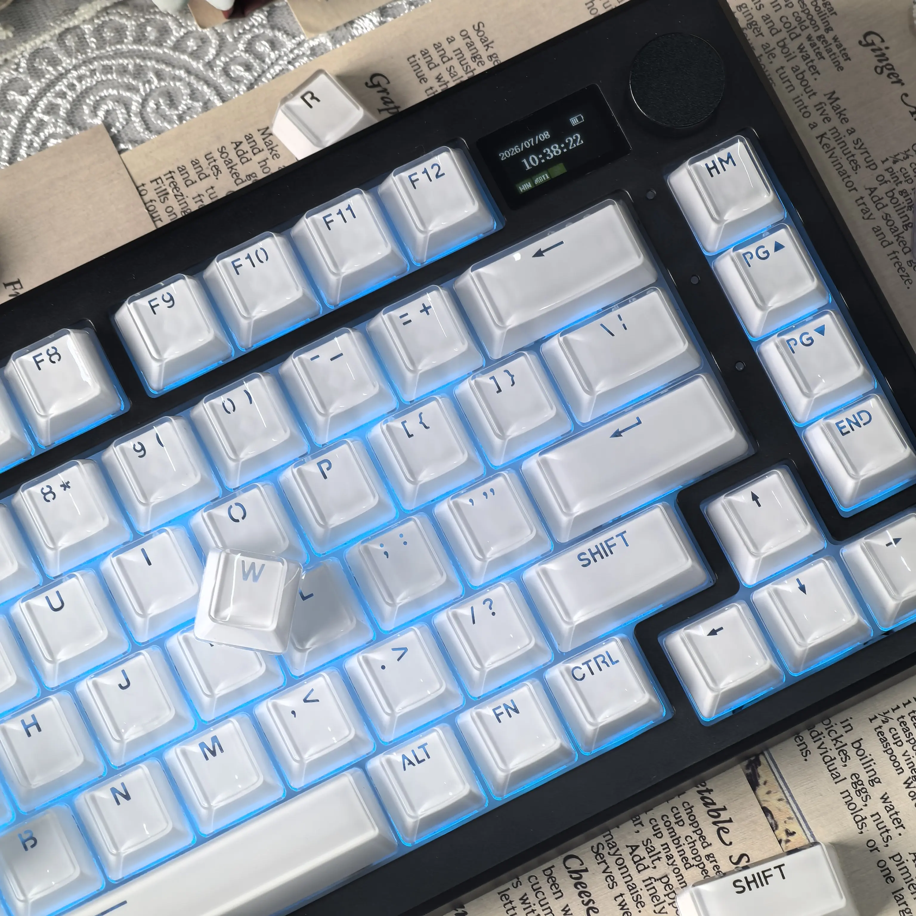MAIMOOO Translucent Keycaps Jelly Jello Pink 123 Keys Layout White DIY Backlit Crystal Keycaps For Mechanical Keyboard