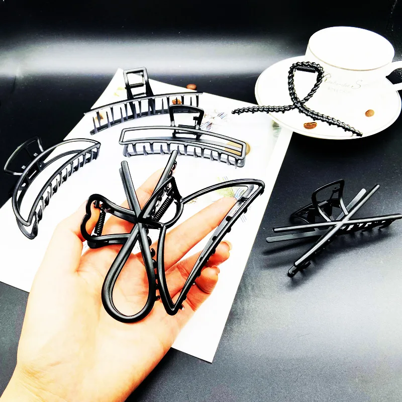 Simple black Claw Crab Elegant Girls metal grabbing clip headdress female Ponytail Claw Clip Hair Jewelry Ornament accessory