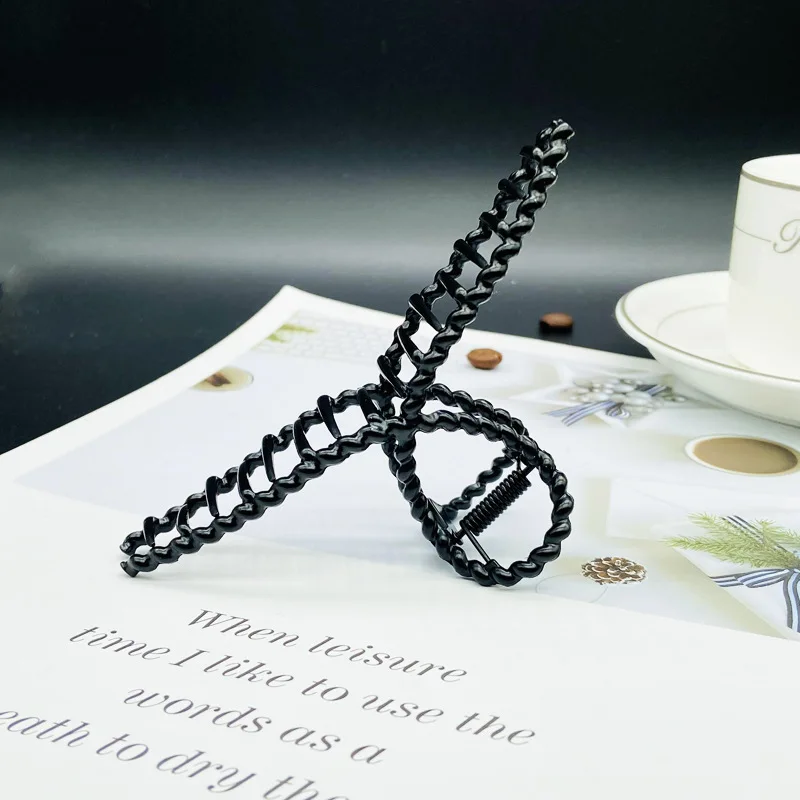 Simple black Claw Crab Elegant Girls metal grabbing clip headdress female Ponytail Claw Clip Hair Jewelry Ornament accessory