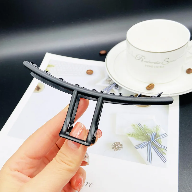 Simple black Claw Crab Elegant Girls metal grabbing clip headdress female Ponytail Claw Clip Hair Jewelry Ornament accessory