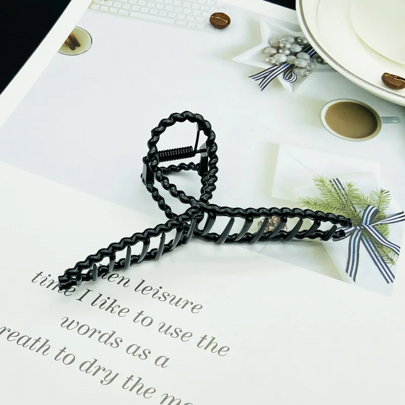 Simple black Claw Crab Elegant Girls metal grabbing clip headdress female Ponytail Claw Clip Hair Jewelry Ornament accessory